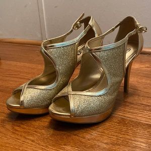 Gold sparkly heels!
